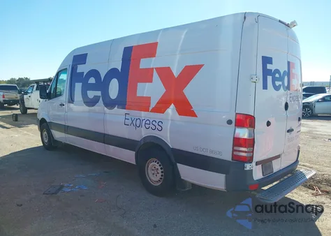 2016 Mercedes-Benz Sprinter 2500 High Roof из США, поврежденный, VIN WD3PE8DD6GP245621